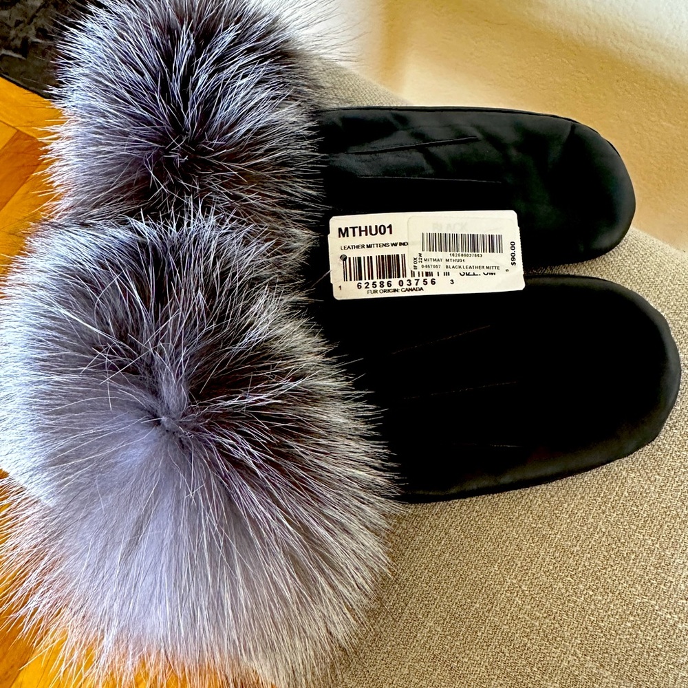 Black leather mittens with fun fur wrist